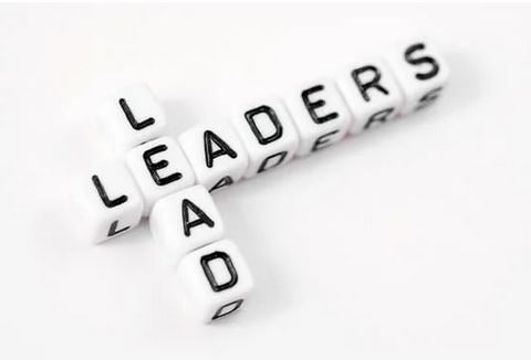 Moving from Customer Service Manager to Leader Featured Image